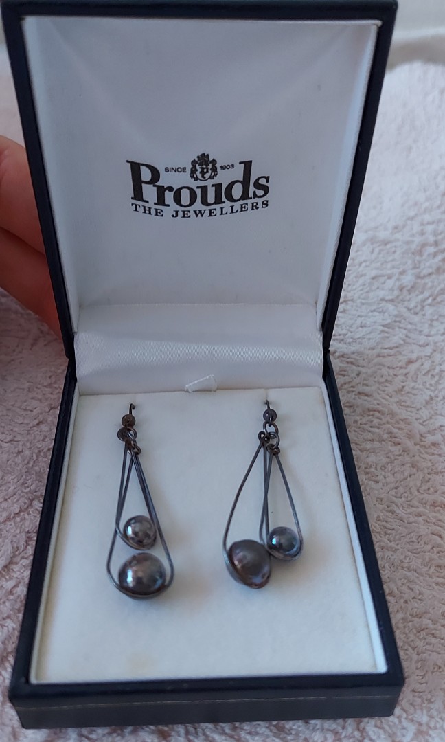 Prouds jewellers store pearl earrings