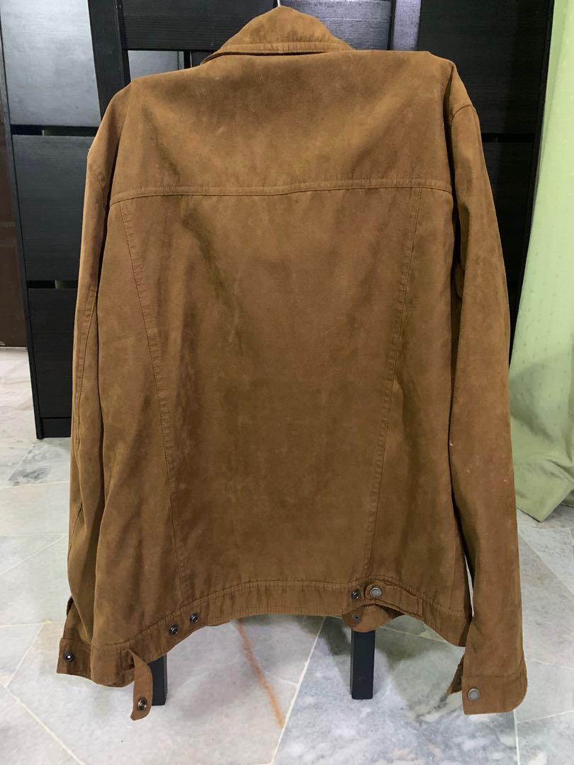 Pull & Bear Suede Jacket (Category: Coats, Jackets and Outerwear) located in Kuala Lumpur. Submitted by mannaz_preloved (Listing ID 1152838931, Image 3). Description: Size: M Ukuran: Pit 23” Length 25.5”.