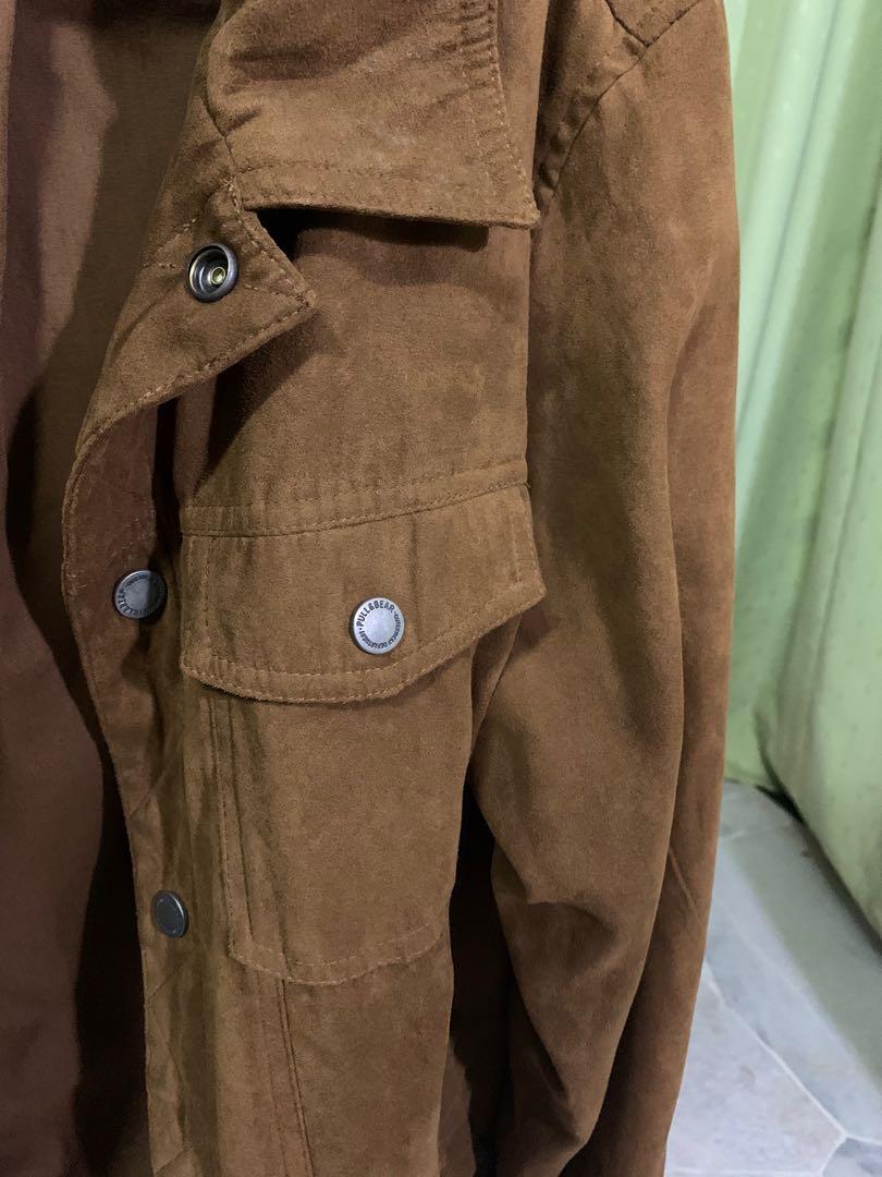 Pull & Bear Suede Jacket (Category: Coats, Jackets and Outerwear) located in Kuala Lumpur. Submitted by mannaz_preloved (Listing ID 1152838931, Image 2). Description: Size: M Ukuran: Pit 23” Length 25.5”.