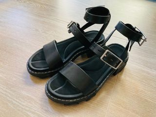 （分類：）位於 。 由 ibuythereforeiam 提交（商品編號 1152854090，圖片 1）。簡介： 。