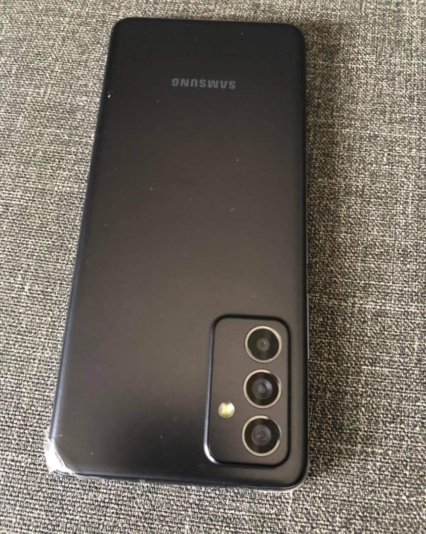 Samsung Galaxy Quantum 2 5g (Category: Samsung) located in Ballesteros. Submitted by lazpaul (Listing ID 1152797045, Image 3). Description: Samsung GalaxY Quantum 2 5G 6GB /128GB 2021 model released Pass a new Side plastic intact Same model A82 pinas Year 2021 Released Avail Color Black Money back Guaranteed 6.7 inch 4500 batt mah 128gb/6gb Ram Good For Gaming.