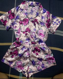(Category: ) located in . Submitted by Mariz.Declutters (Listing ID 1152929601, Image 1). Description: .
