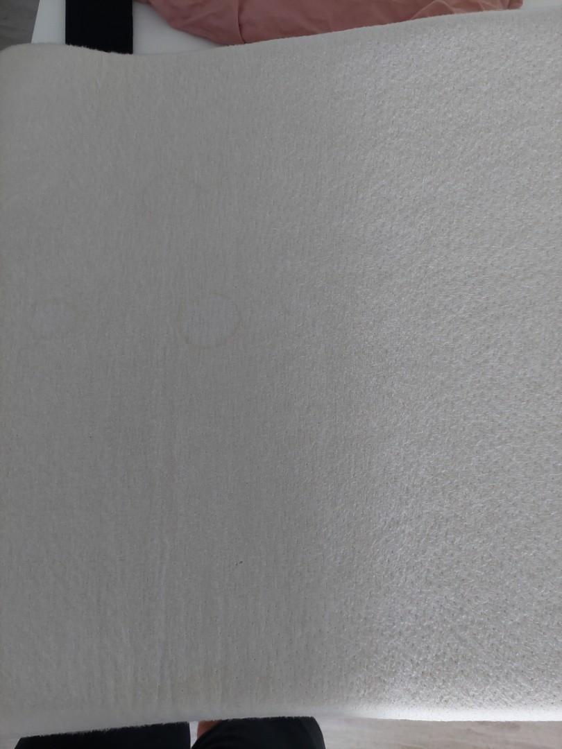 Silverback wedge pillow pregnancy, Furniture & Home Living, Bedding