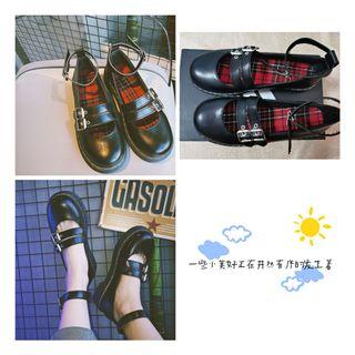 (size 39) Matte pu leather maryjanes/flat heel platform shoes