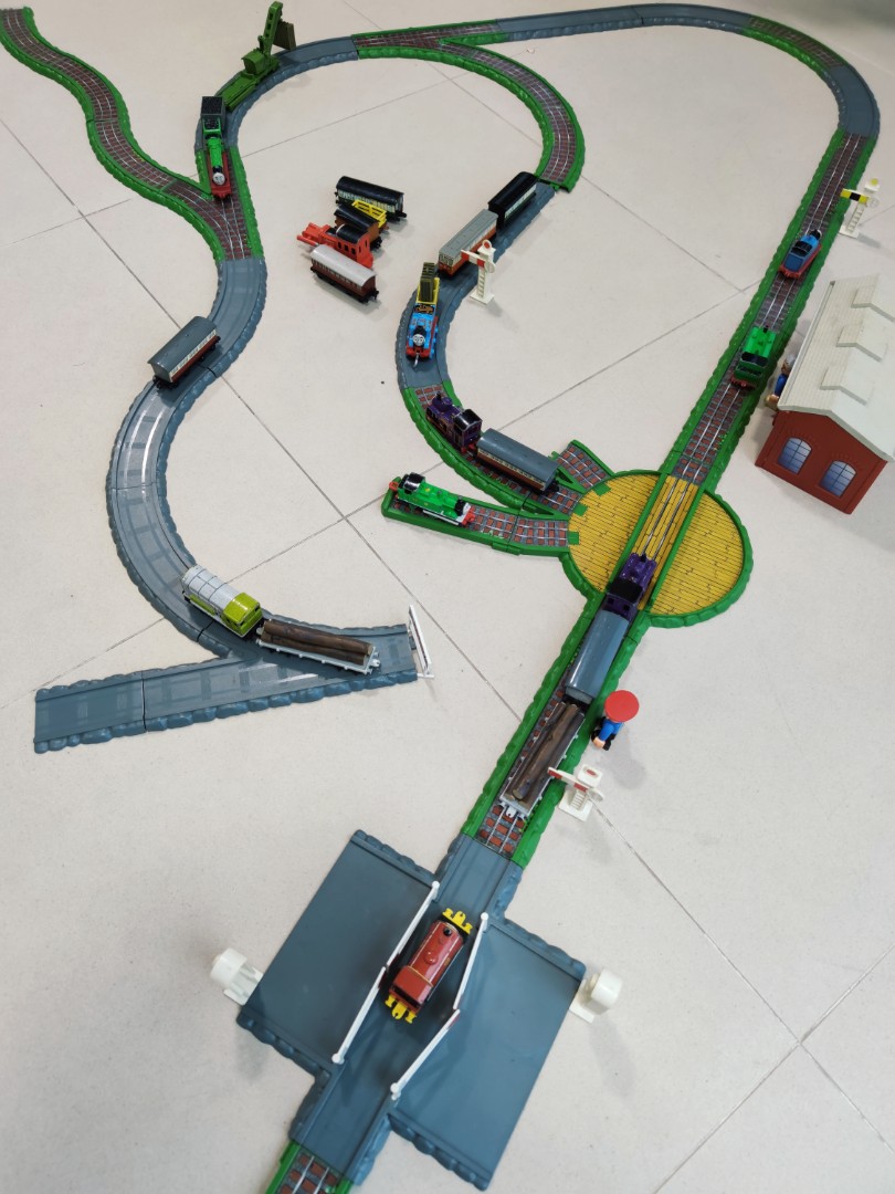 Thomas the Tank Engine Friends Train Set by ERTL