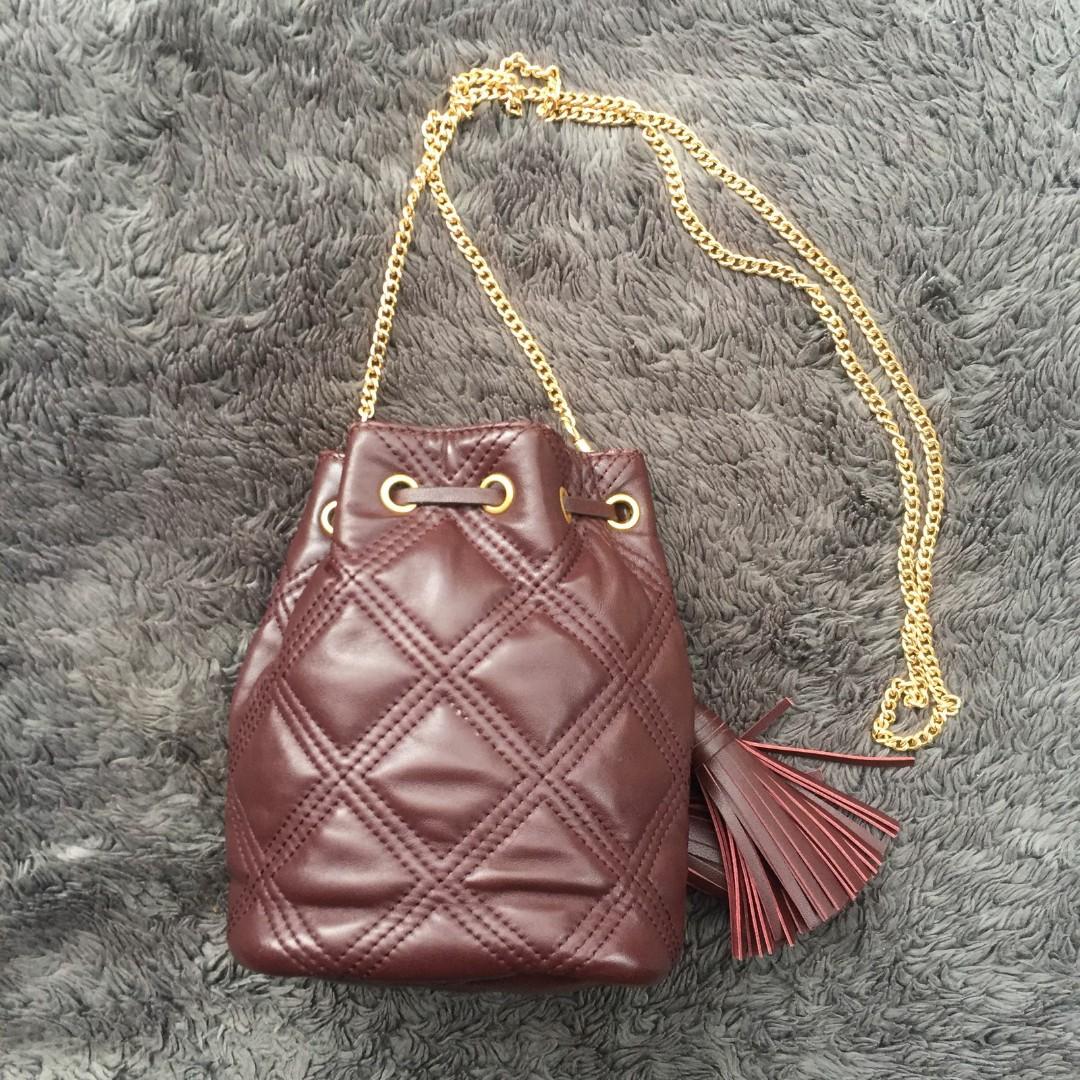 Tory Burch Chelsea Quilted Drawstring Bag Original