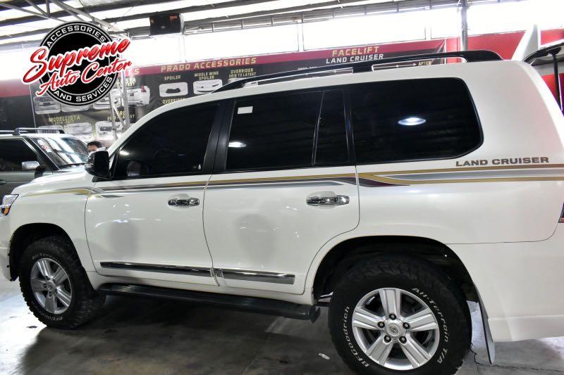 Toyota Landcruiser Lc200 land cruiser side Moulding chrome pearl white