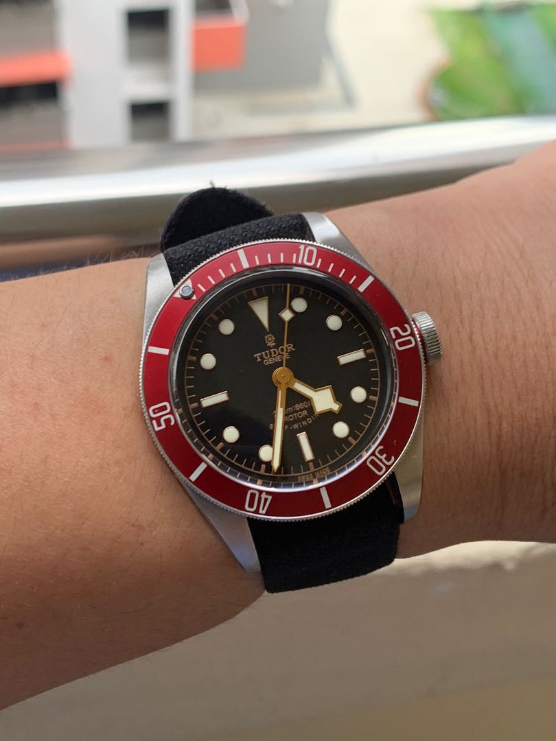 Red discount black bay
