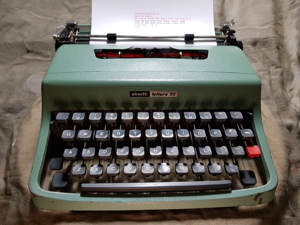 Typewriter Spain Olivetti Lettera 32 Portable type writer ...
