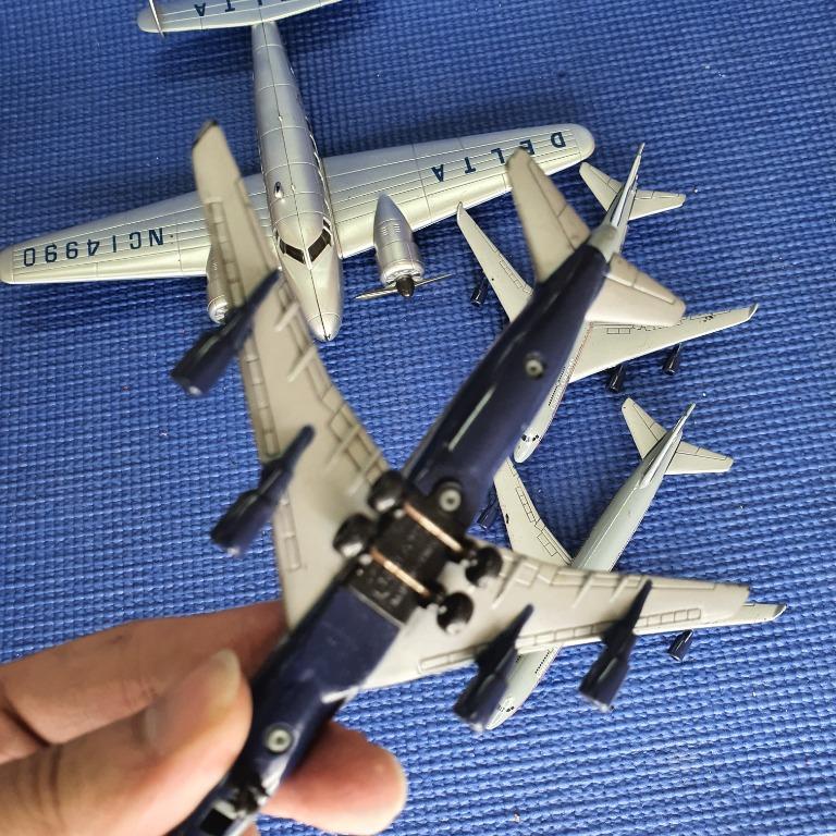 United Airlines Model planes, Hobbies & Toys, Collectibles