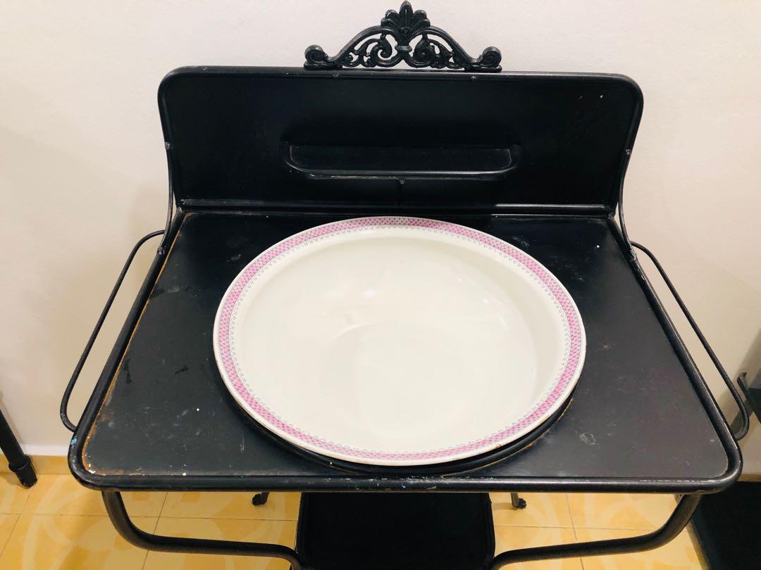 Victorian Metal Wash Basin, Hobbies & Toys, Collectibles & Memorabilia, Vintage Collectibles on