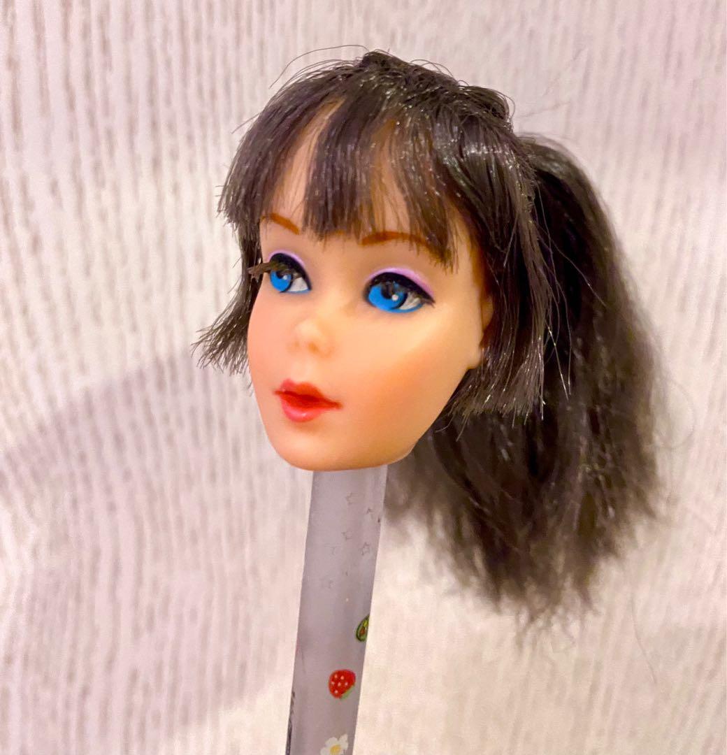 Vintage barbie heads, 興趣及遊戲, 玩具 & 遊戲類 Carousell