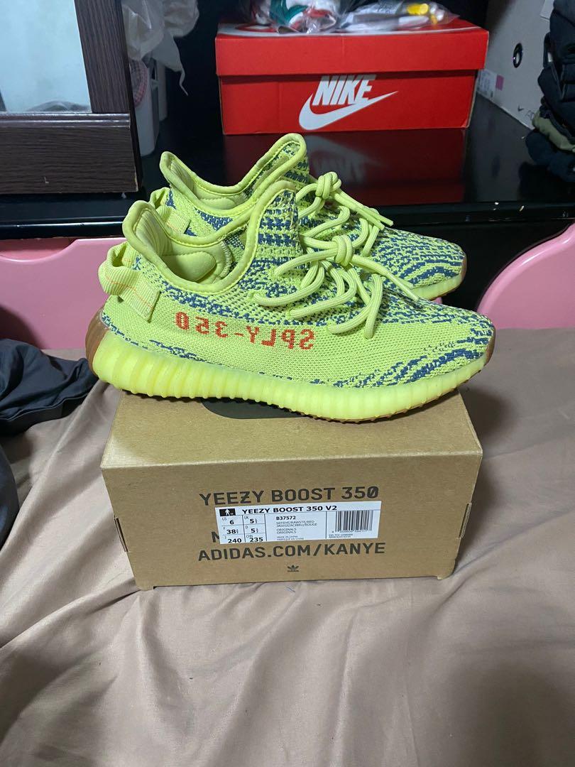 Kanye semi online frozen yeezy