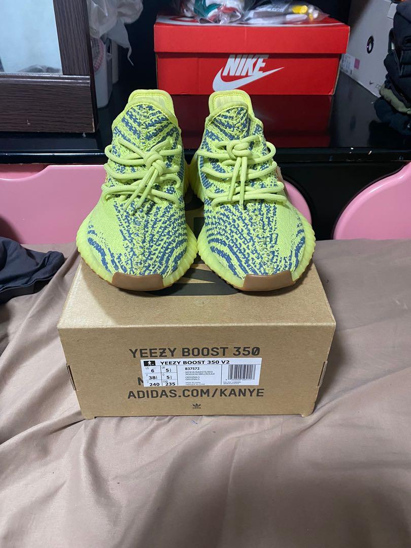 Frozen yellow yeezy size 5 outlet