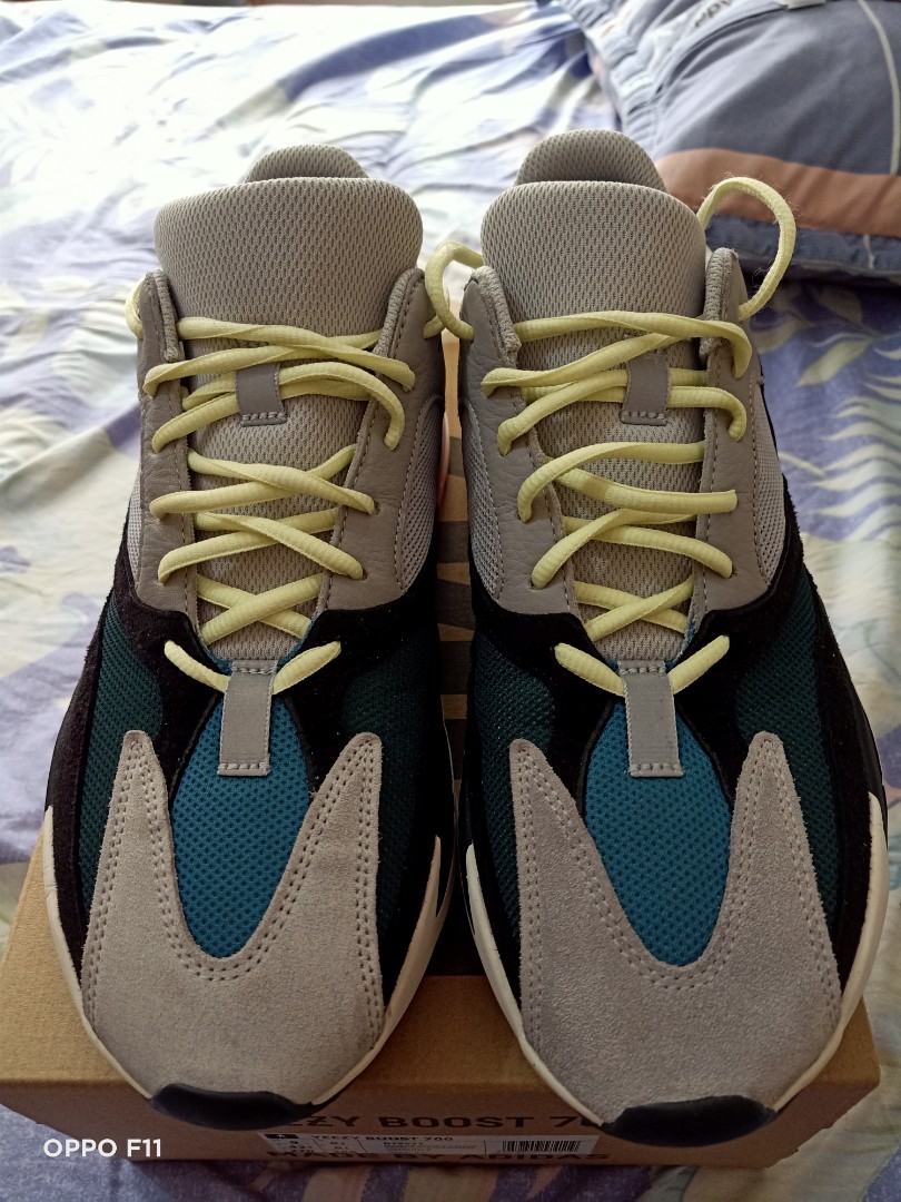 yeezy wave runner size 10