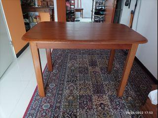 4 chairs and dining table