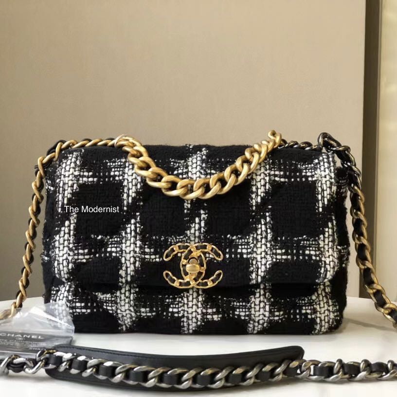 Chanel 555 bag deals