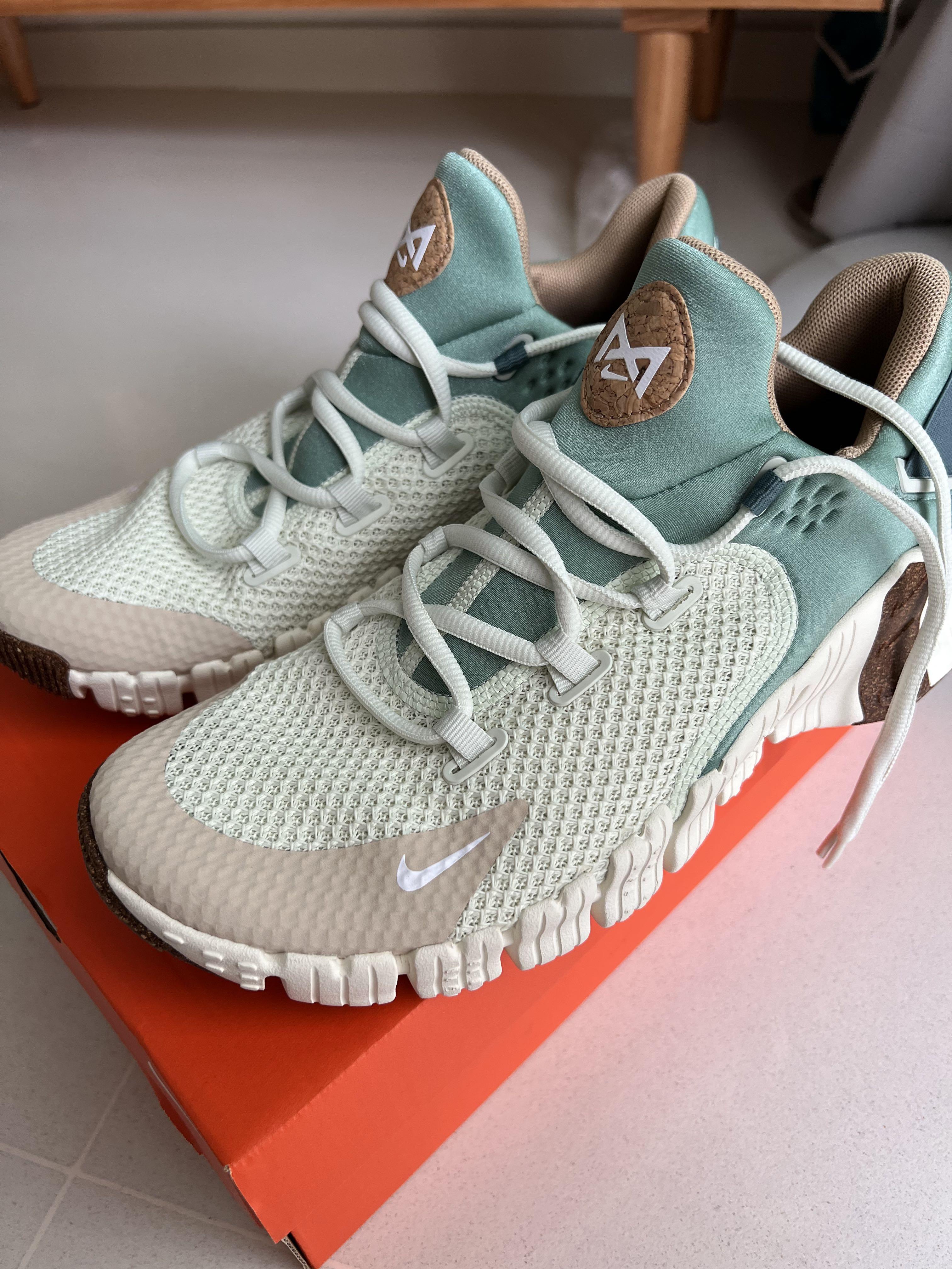 BNIB Nike Free Metcon 4 Men size US9.5 Men s Fashion Footwear
