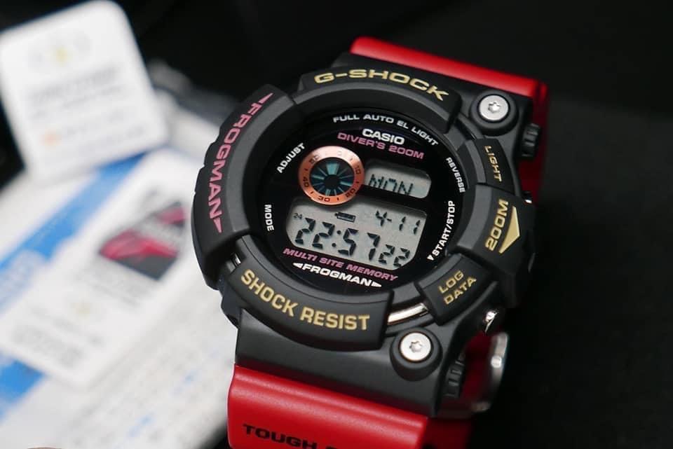 豪華で新しい G-SHOCK Crown by Triple FROGMAN GW-200TC-4JR 時計