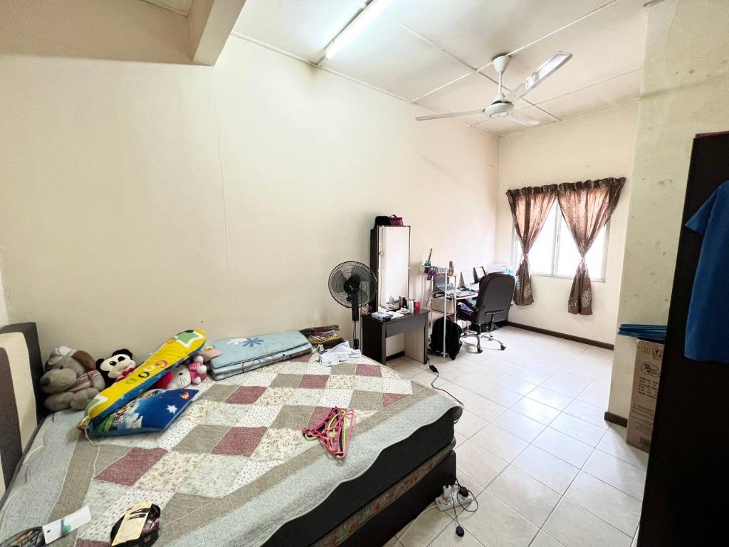 DOUBLE STOREY TERRACE HOUSE INTERMEDIATE,SUBANG GALAXY JLN URANUS