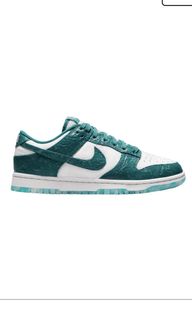 (Category: ) located in . Submitted by Sneakersbase (Listing ID 1158027167, Image 1). Description: .