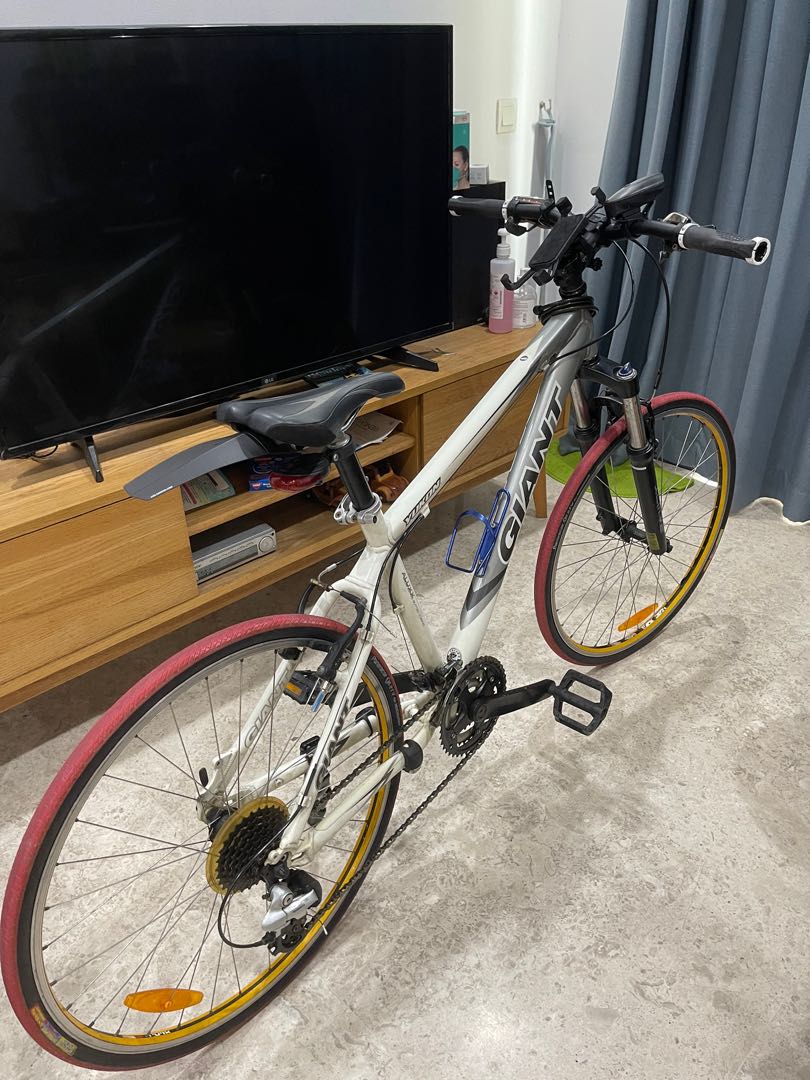 Giant Yukon Hybrid, Sports Equipment 