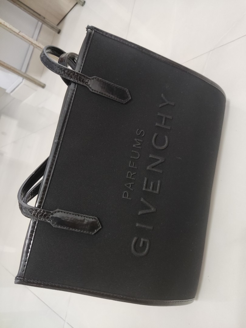 Givenchy gift bag top