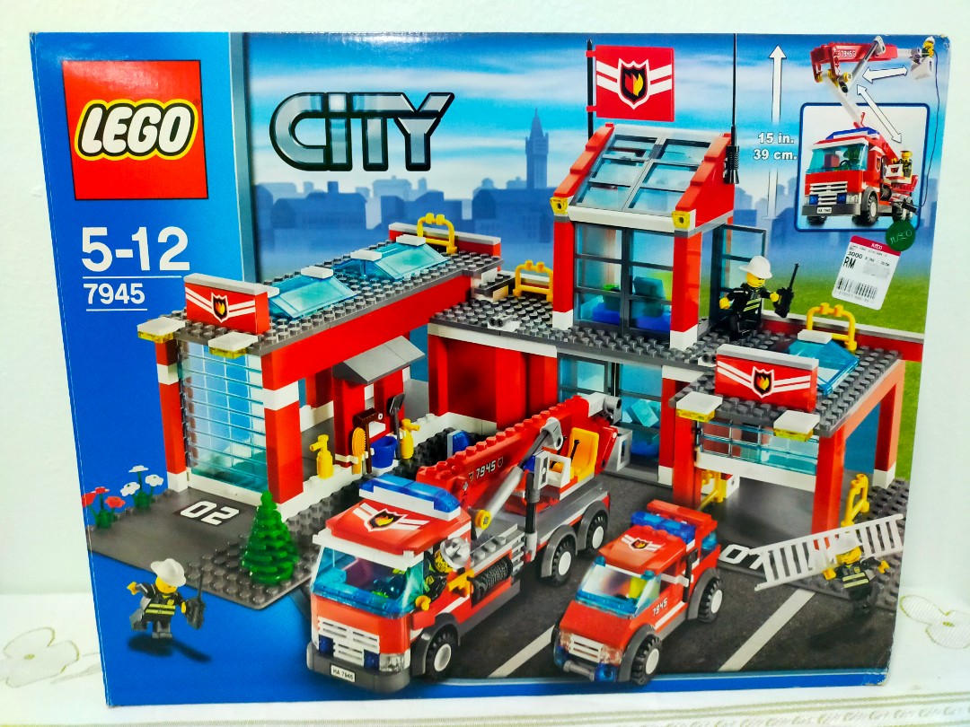 LEGO 7945 City Station, & Toys, Collectibles & Fan Merchandise on Carousell