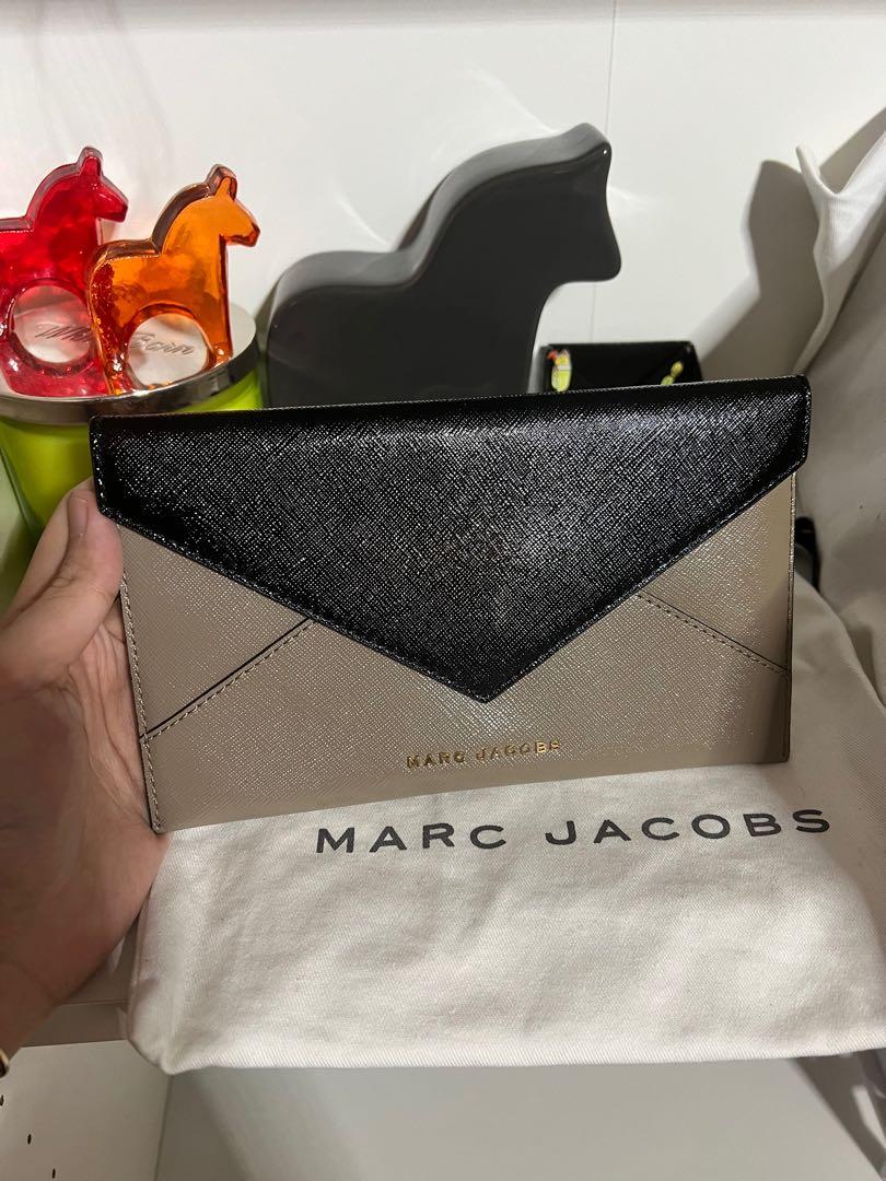Marc jacobs envelope hotsell clutch