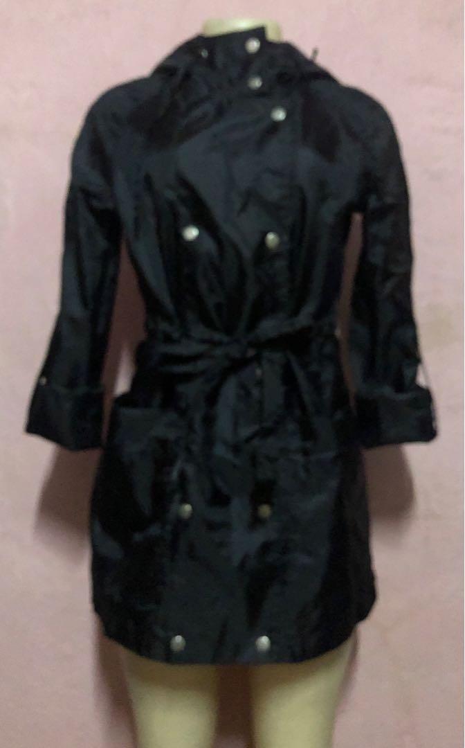 Mossimo Supply Co Rain Jacket | Small (Category: Coats, Jackets and Outerwear) located in Manila. Submitted by khriztyne (Listing ID 1158120077, Image 3). Description: Color may vary from actual product due to camera lighting and screen resolution.
