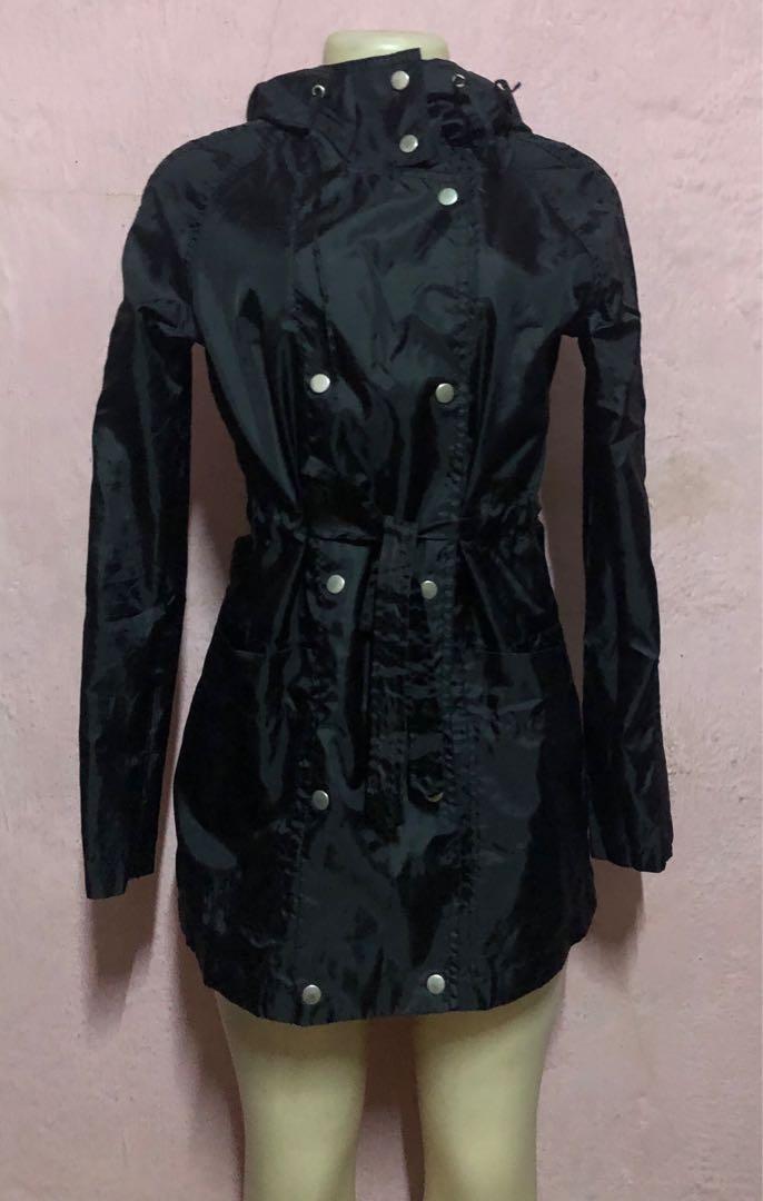 Mossimo Supply Co Rain Jacket | Small (Category: Coats, Jackets and Outerwear) located in Manila. Submitted by khriztyne (Listing ID 1158120077, Image 1). Description: Color may vary from actual product due to camera lighting and screen resolution.