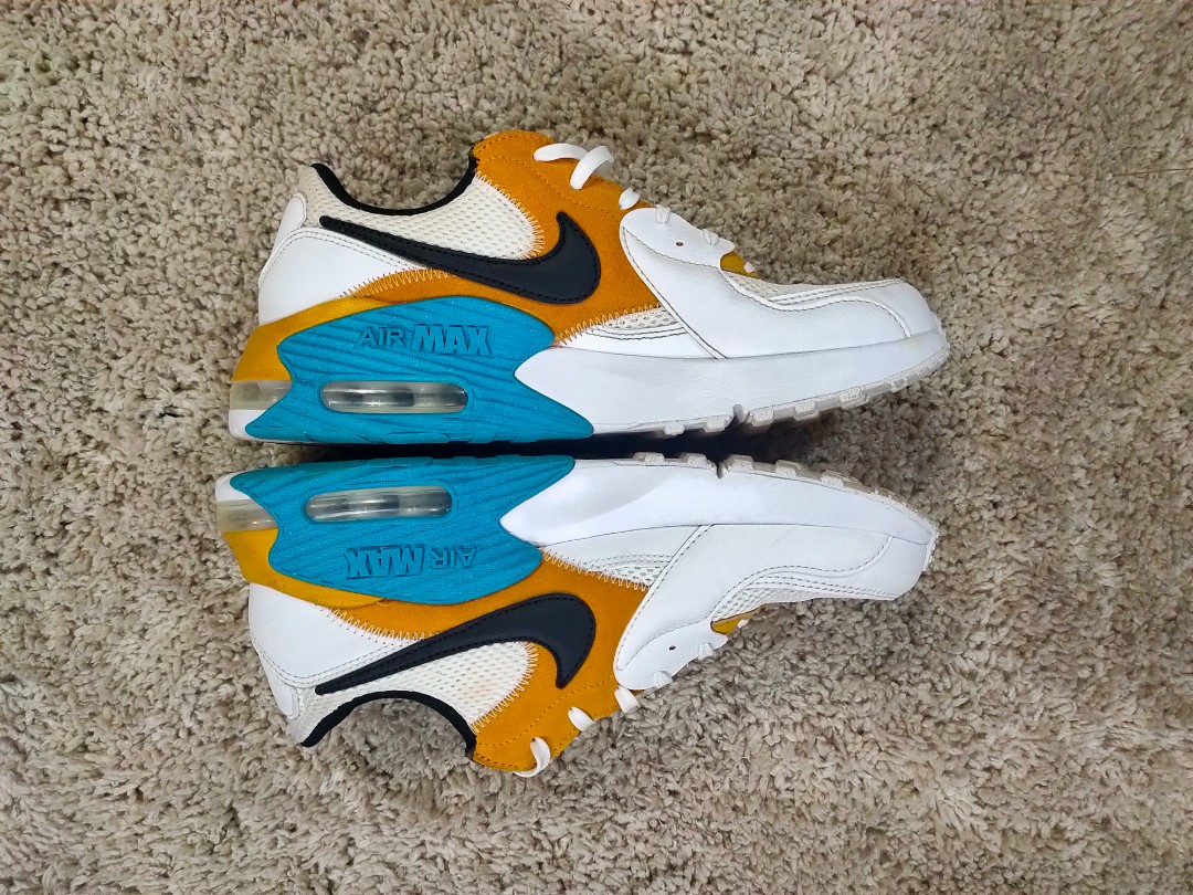 nike airmax excee yellow