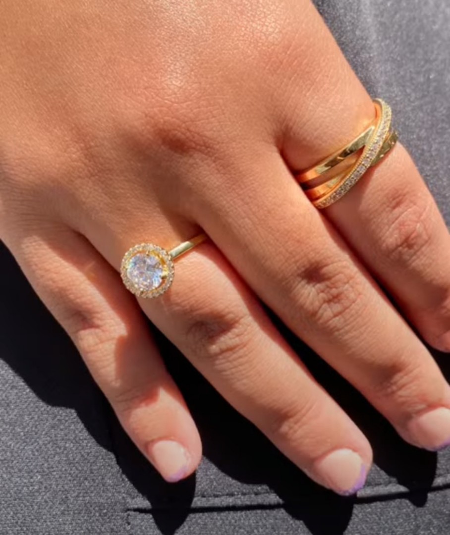 Pandora gold halo hotsell ring