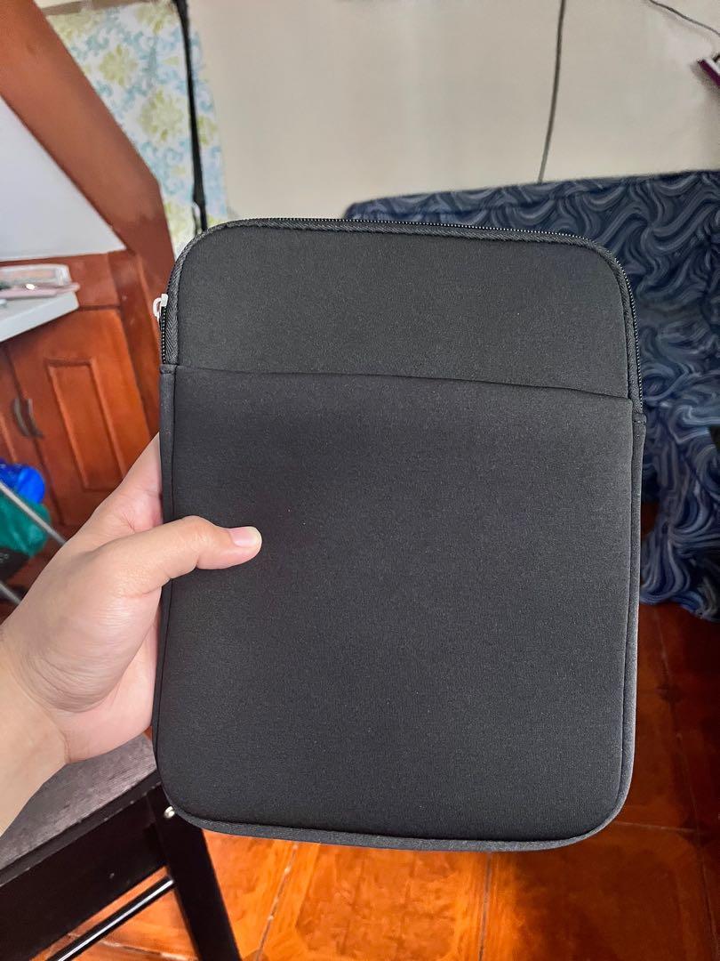 Tablet and Laptop bag/pouch (Category: Laptop Bags & Sleeves) located in Quezon City. Submitted by niana_ann (Listing ID 1158071778, Image 1). Description: Good for 11 inches gadget.
