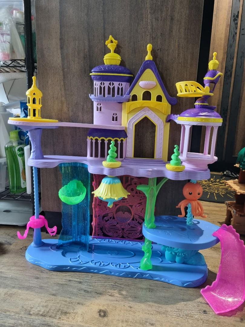 Seaquestria hot sale castle playset