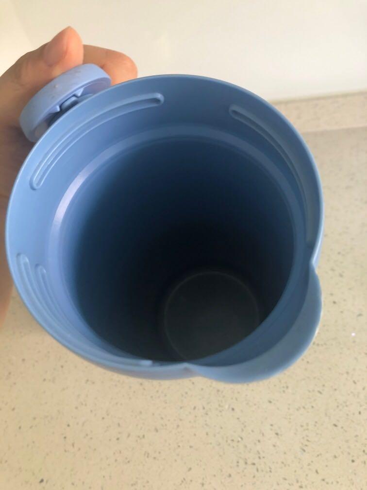 Tupperware jug with lid65074409538690117