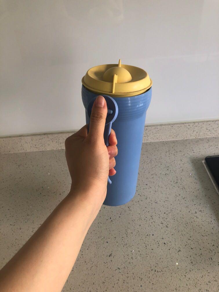 Tupperware jug with lid65074409538690119