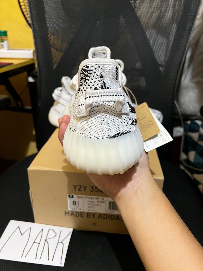 Yeezy Boost 350 v2 Zebra 2022, Men's Fashion, Footwear, Sneakers on  Carousell