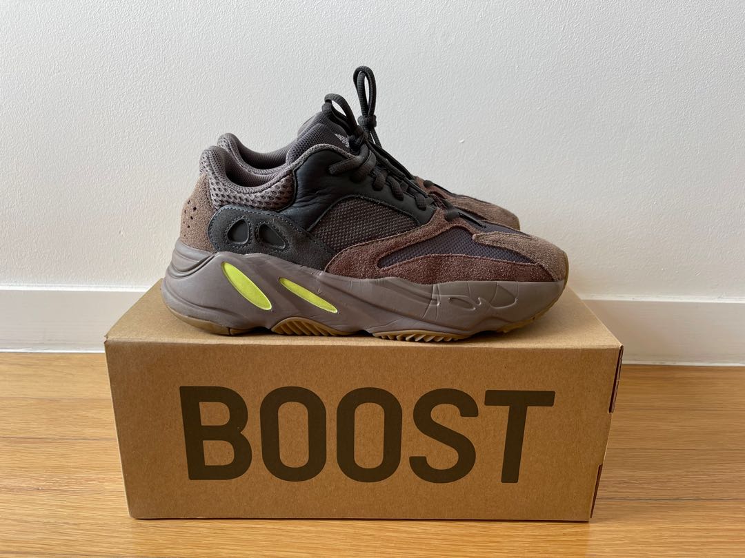 Yeezy Boost 700 Mauve, Men's Fashion 