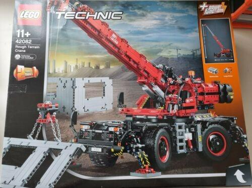 全新樂高Lego 42082 Technic Rough Terrain Crane New NIB Retired 全新樂高Lego 42082 Technic Rough Terrain Crane New NIB Retired