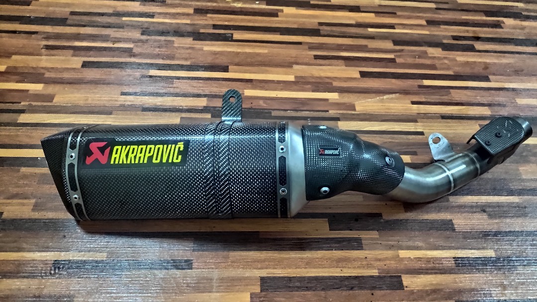 Akrapovic z800 hotsell