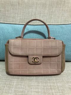 (Category: ) located in . Submitted by ana.preloved77 (Listing ID 1153050454, Image 1). Description: .