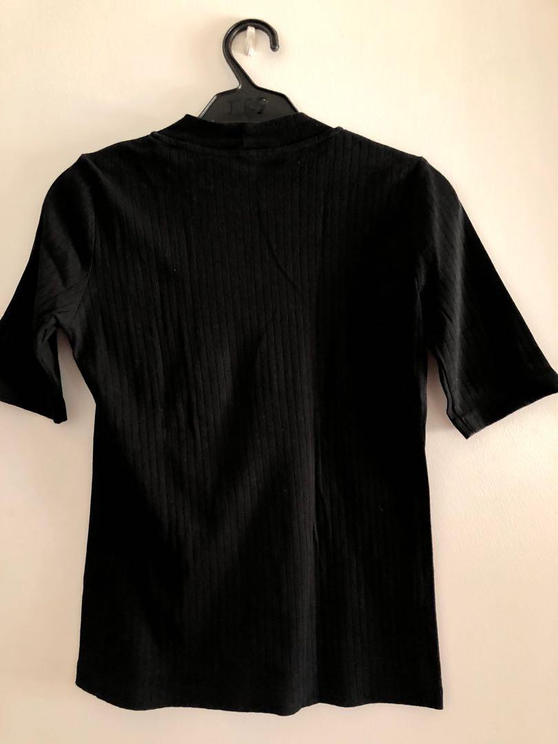 Black Uniqlo Shirt (Category: Shirts) located in Taguig. Submitted by declutteringthings0908 (Listing ID 1152984543, Image 2). Description: RFS: decluttering MOP: BPI, BDO, GCash.