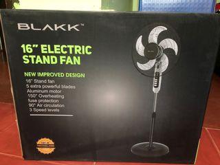 Blakk 16" electric stand fan