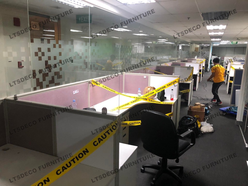CALL CENTER TABLE OFFICE PARTITIONS, Furniture & Home Living, Office ...