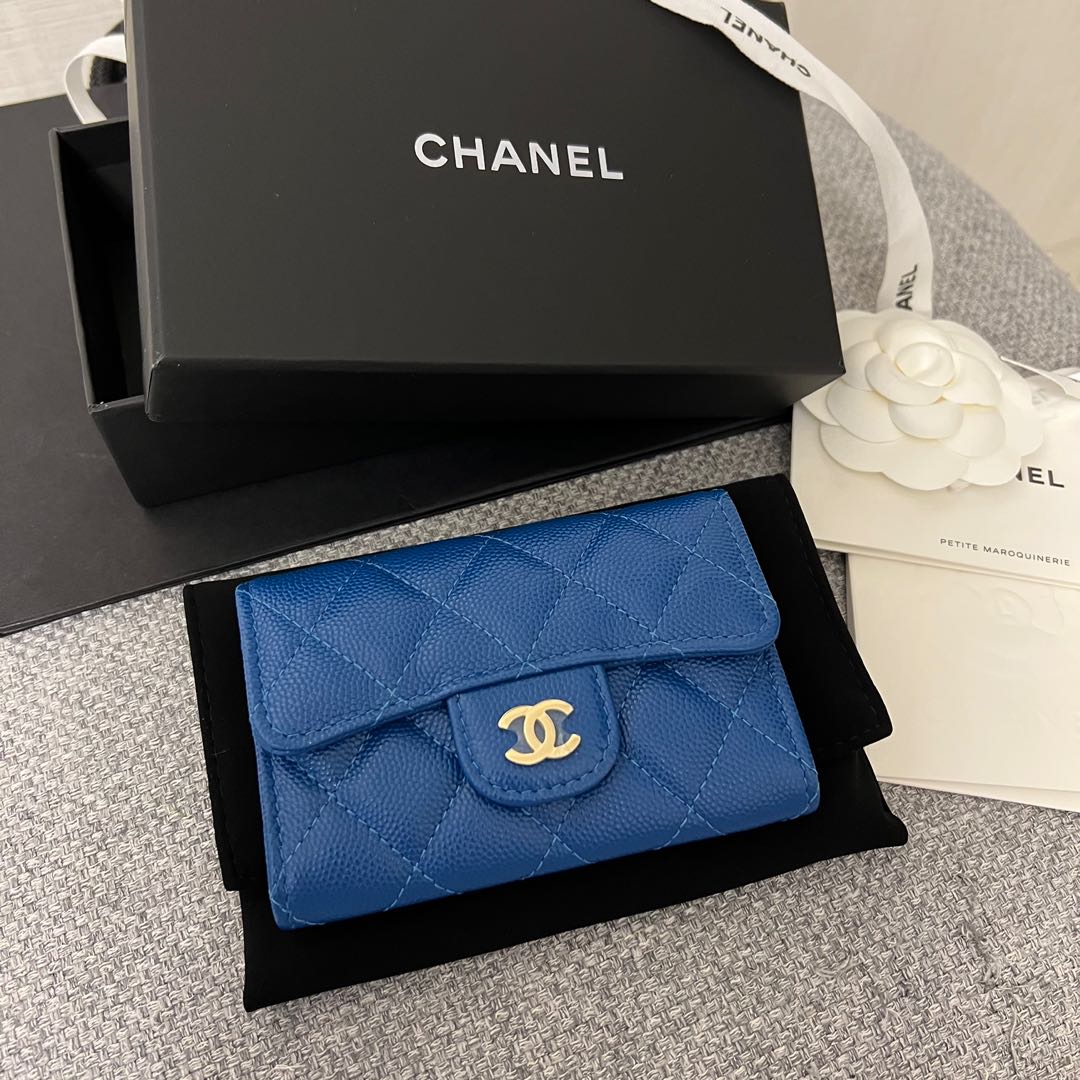 Chanel Classic Flap Card Holder 20C Beige Quilted Caviar with light gold  hardware