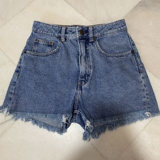 (Category: ) located in . Submitted by tis.20s (Listing ID 1153053410, Image 1). Description: .