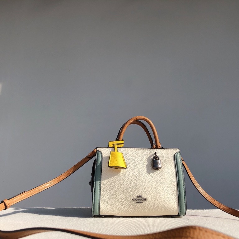 Coach Micro Zoe Sling Bag, Barang Mewah, Tas & Dompet di Carousell