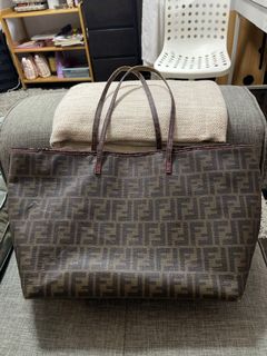(Category: ) located in . Submitted by vintagebags88 (Listing ID 1153078528, Image 1). Description: .