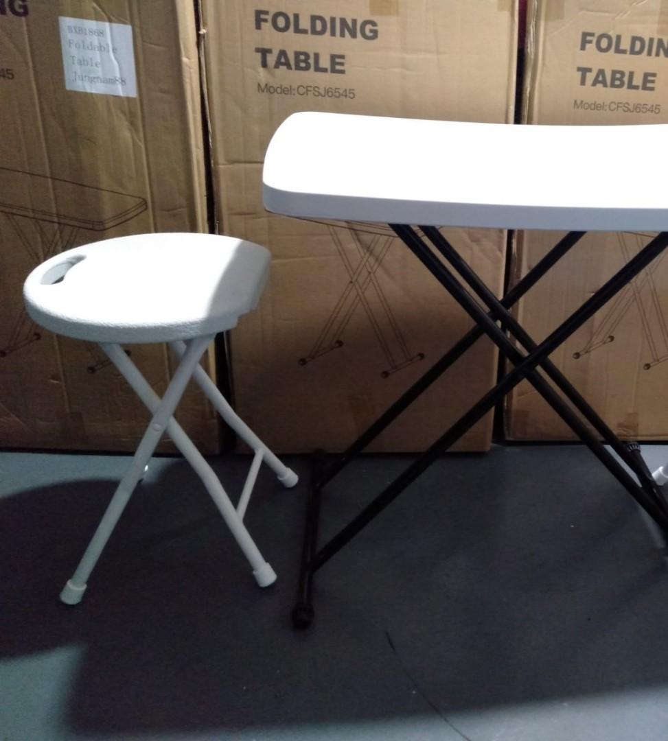 Folding Stool (Category: Chairs) located in Quezon City. Submitted by mf143 (Listing ID 1153078743, Image 1). Description: Folding Stool Weight load capacity is 220lb Loc: Proj 7, QC area.